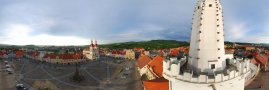 Před věží