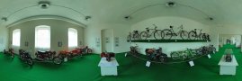Expozice motorek, mopedů a kol