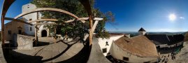 Pohled z hradby 
