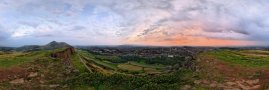 Salisbury Crags - výhled na město