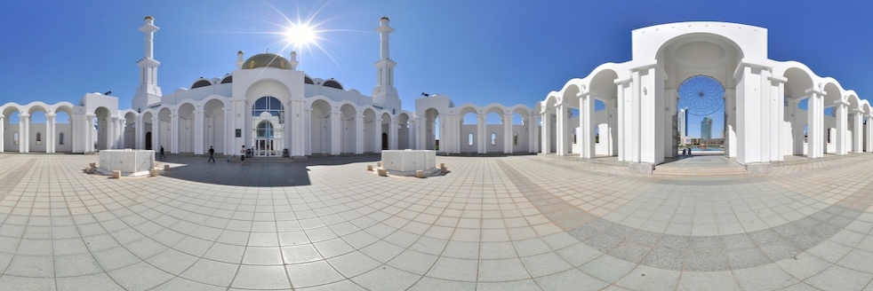 Nur-Astana Mosque - vstup