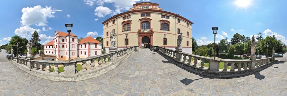 Zámek Lnáře