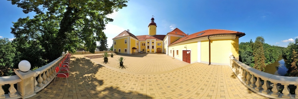 Nádvoří