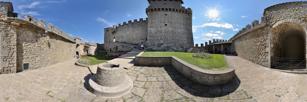 Nádvoří